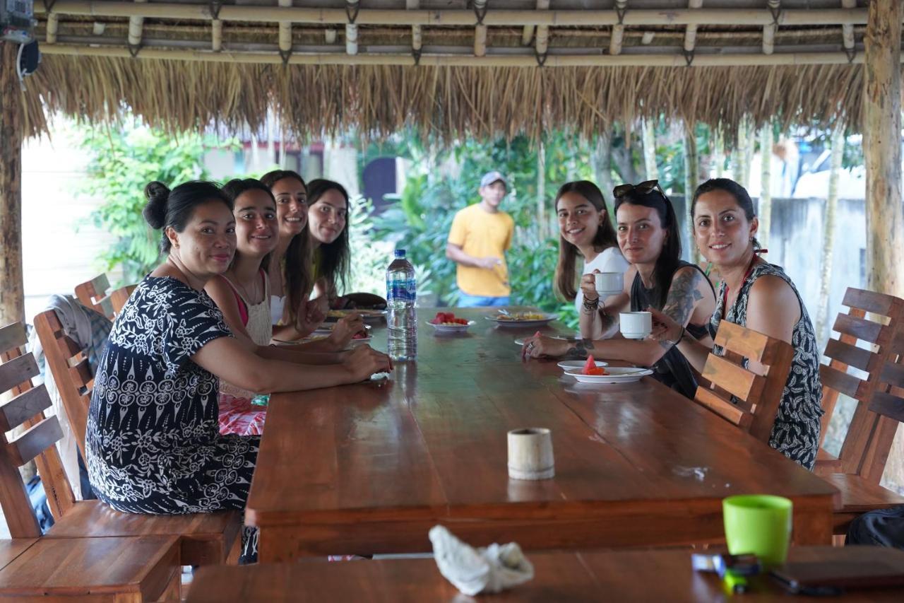 Rasti 2 Homestay Kuta  エクステリア 写真