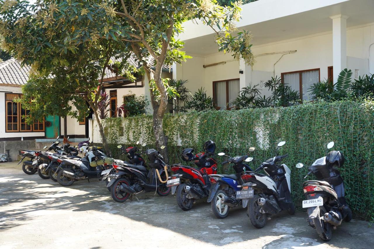 Rasti 2 Homestay Kuta  エクステリア 写真