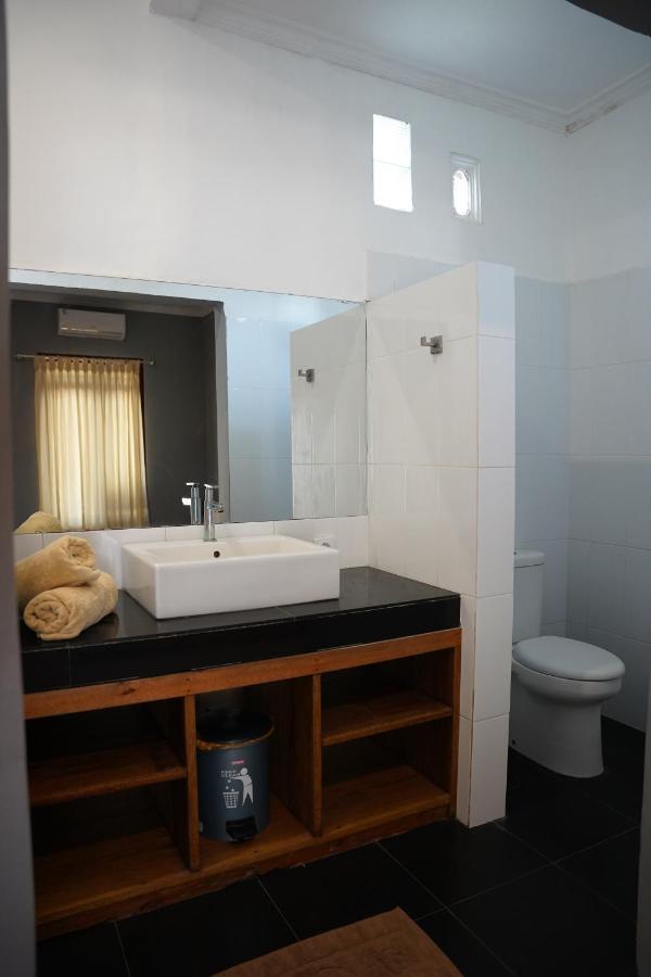 Rasti 2 Homestay Kuta  エクステリア 写真