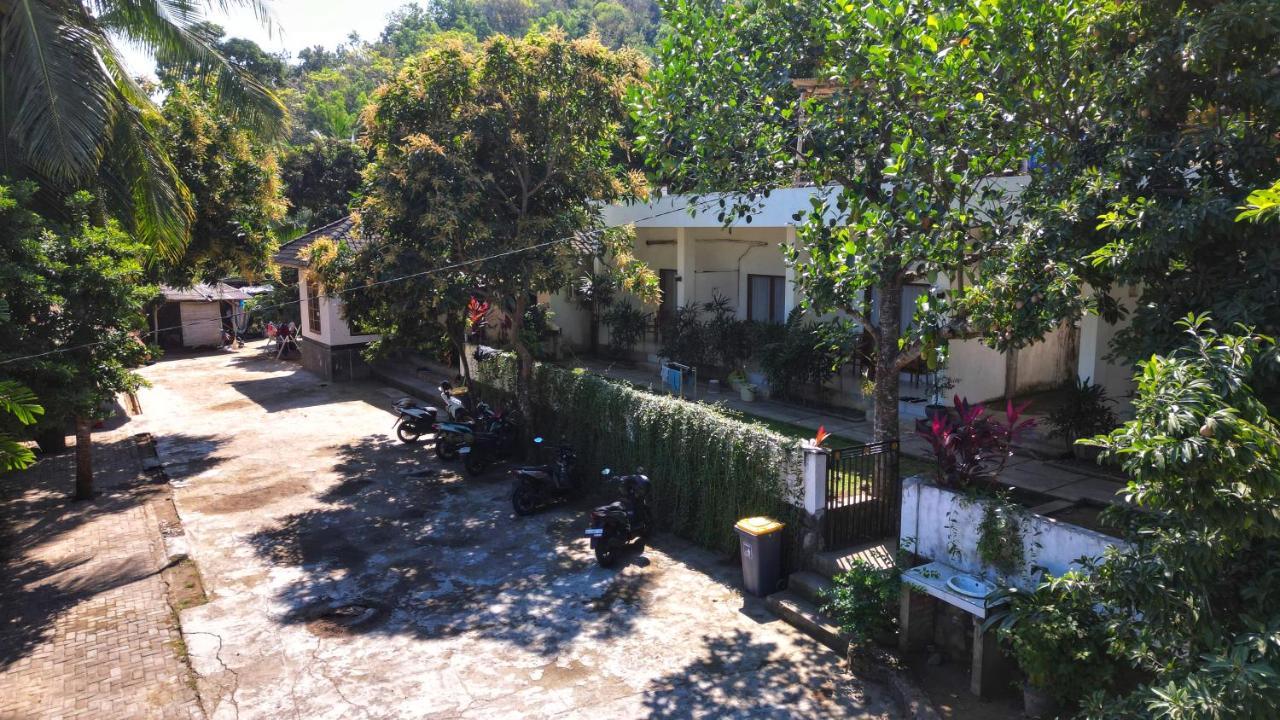 Rasti 2 Homestay Kuta  エクステリア 写真