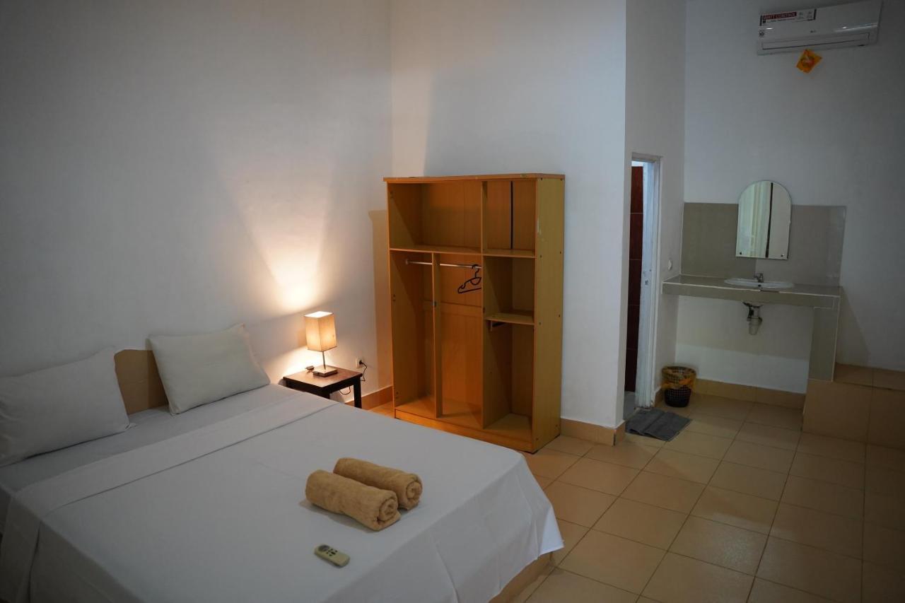 Rasti 2 Homestay Kuta  エクステリア 写真