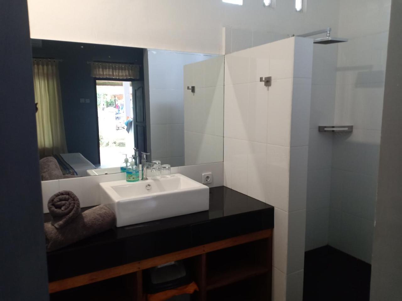 Rasti 2 Homestay Kuta  エクステリア 写真